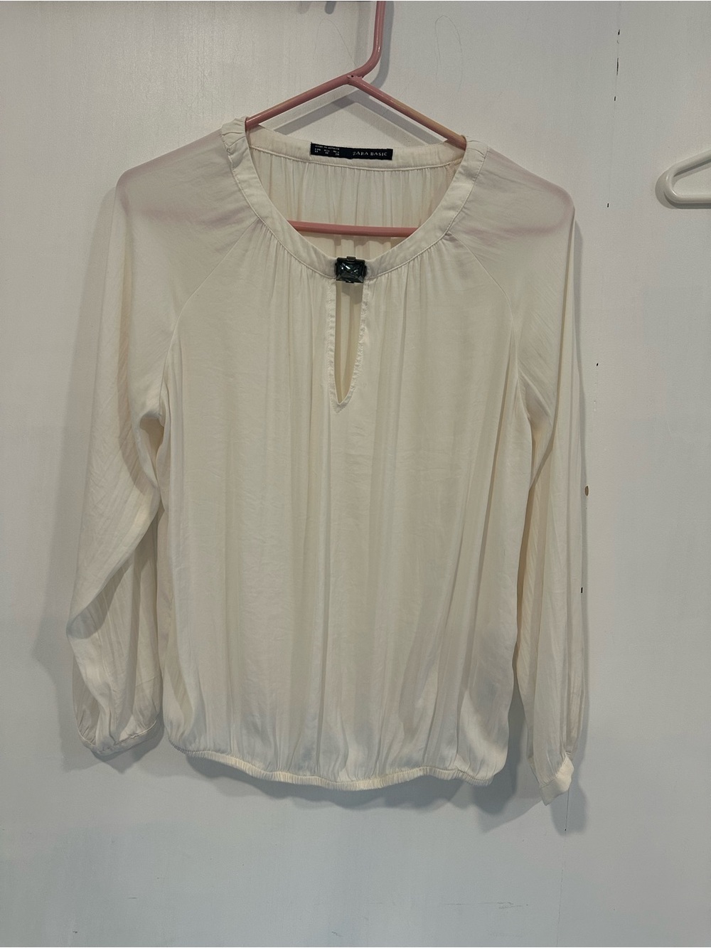 Zara Woman Cream Keyhole Long-Sleeve Blouse with Button